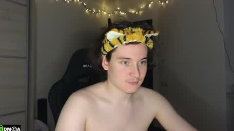 FAVORITE online show from November 8, 12:33 am