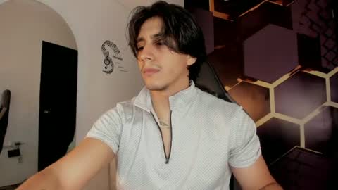 Snapshot of alex_cano chatting on August 7, 3:08 am alex online show from August 7, 3:08 am