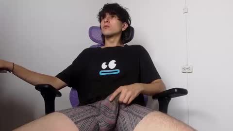 alex_connorr online show from February 11, 11:32 pm