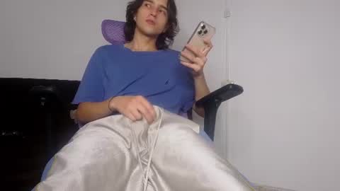alex_connorr online show from July 15, 1:44 am