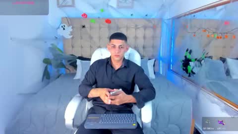 alex online show from October 25, 11:29 am