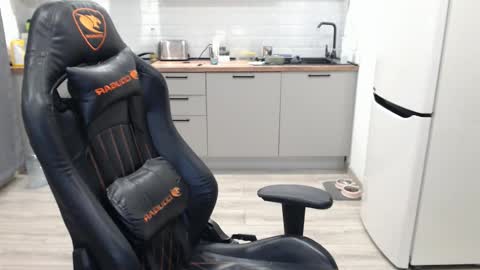 Alex online show from February 25, 9:57 pm