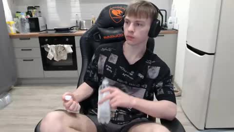 Alex online show from March 1, 3:32 am