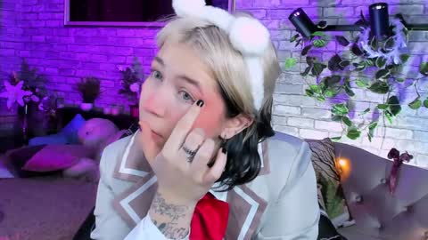 alex_howell online show from January 7, 8:42 pm