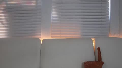 Snapshot of alex_islive chatting on February 7, 8:56 pm Alex Stone online show from February 7, 8:56 pm