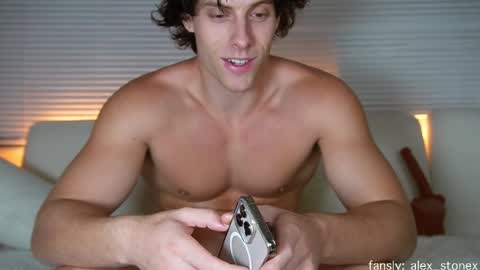 Snapshot of alex_islive chatting on February 18, 5:14 am Alex Stone online show from February 18, 5:14 am