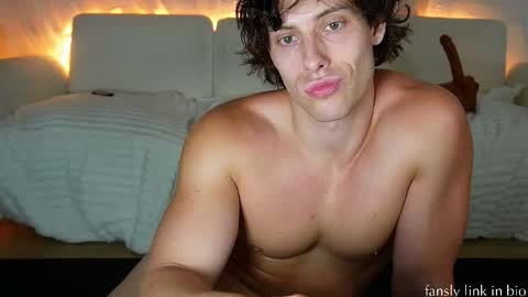 Snapshot of alex_islive chatting on March 20, 6:40 am Alex Stone online show from March 20, 6:40 am