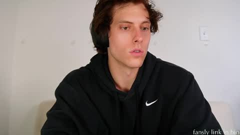 Snapshot of alex_islive chatting on April 1, 10:29 pm Alex Stone online show from April 1, 10:29 pm