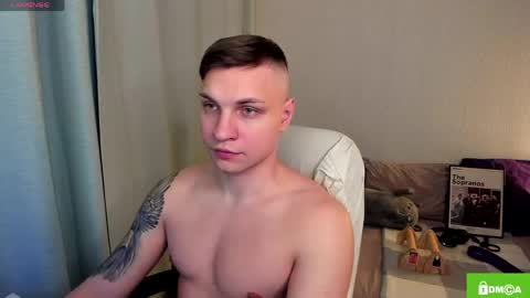 Snapshot of alex_milson chatting on April 12, 6:46 pm alex_milson online show from April 12, 6:46 pm