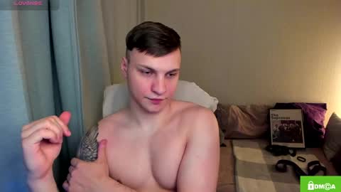 Snapshot of alex_milson chatting on April 19, 6:07 pm alex_milson online show from April 19, 6:07 pm
