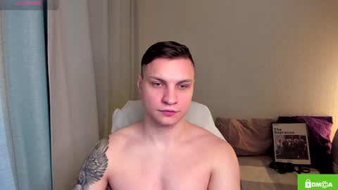 Snapshot of alex_milson chatting on April 23, 9:28 pm alex_milson online show from April 23, 9:28 pm