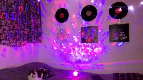 Alex online show from December 4, 1:03 am