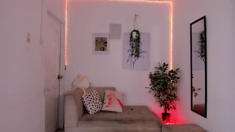 Snapshot of alex_saeli chatting on February 22, 6:08 pm alexis online show from February 22, 6:08 pm