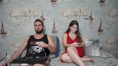Alex and Sarah online show from September 10, 8:20 pm