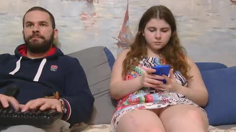 Snapshot of alex_sarah_sex chatting on April 23, 9:50 pm Alex and Sarah online show from April 23, 9:50 pm