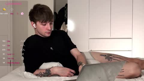 Snapshot of alex_schafer chatting on February 16, 5:42 pm alex_schafer online show from February 16, 5:42 pm