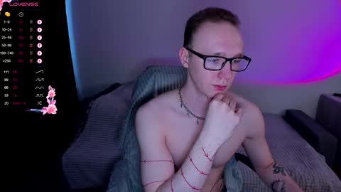 alex_silent online show from November 8, 8:36 am