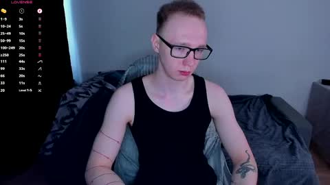 alex_silent online show from April 26, 7:50 am