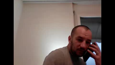 Snapshot of alex_vlad chatting on March 1, 6:15 am Alexandru online show from March 1, 6:15 am