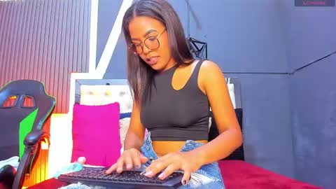 Snapshot of alexa_andherson chatting on January 8, 6:41 pm alexa andherson online show from January 8, 6:41 pm