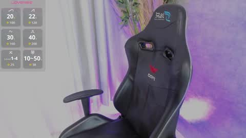 alexa_foxx27 online show from May 27, 7:33 pm