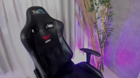 alexa_foxx27 online show from May 30, 7:33 pm