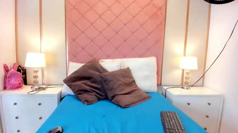 Snapshot of alexa_jonees chatting on March 17, 12:19 pm Alexa online show from March 17, 12:19 pm