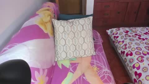 Snapshot of alexa_latina chatting on April 19, 2:49 pm alexa latina online show from April 19, 2:49 pm