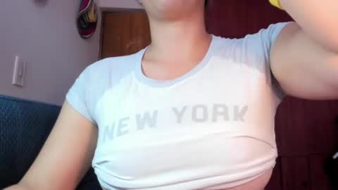 Snapshot of alexa_latina chatting on July 7, 4:11 pm alexa latina online show from July 7, 4:11 pm