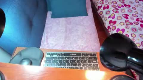 Snapshot of alexa_latina chatting on July 24, 4:05 pm alexa latina online show from July 24, 4:05 pm
