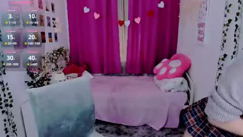 Snapshot of alexa_lexi chatting on July 7, 10:52 am alexa_lexi online show from July 7, 10:52 am