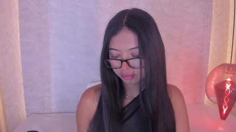 Alexa Millers online show from November 20, 6:57 am