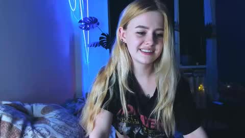 Snapshot of alexa_pirs chatting on February 18, 11:30 pm alexa_pirs online show from February 18, 11:30 pm