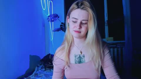 Snapshot of alexa_pirs chatting on March 11, 6:08 pm alexa_pirs online show from March 11, 6:08 pm