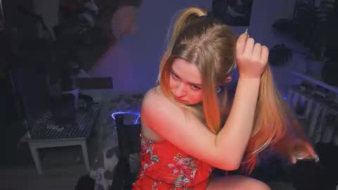 Snapshot of alexa_pirs chatting on September 17, 11:01 am alexa_pirs online show from September 17, 11:01 am