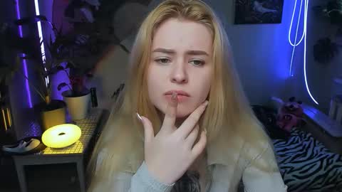 Snapshot of alexa_pirs chatting on November 14, 12:04 pm alexa_pirs online show from November 14, 12:04 pm