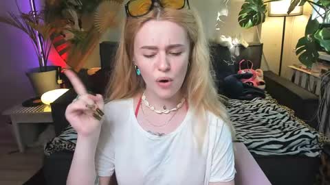 alexa_pirs online show from May 25, 2:56 pm