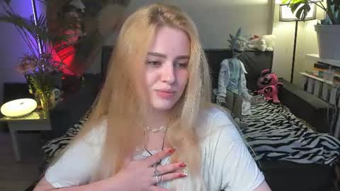 alexa_pirs online show from July 18, 5:06 pm