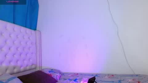   online show from November 3, 5:25 pm