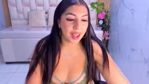 Snapshot of alexa_s1 chatting on July 7, 7:23 am Alexa online show from July 7, 7:23 am