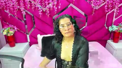 alexa sanz online show from December 17, 7:20 pm