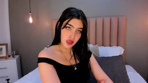 Alexa Thaylor online show from December 31, 9:06 pm