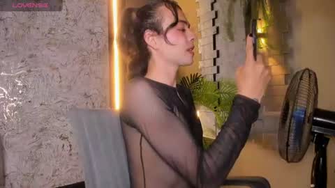 Snapshot of alexaa_carter chatting on August 1, 2:27 pm Alexa online show from August 1, 2:27 pm