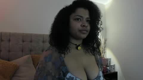 Snapshot of alexaa_swan chatting on April 6, 4:21 am alexaa_swan online show from April 6, 4:21 am