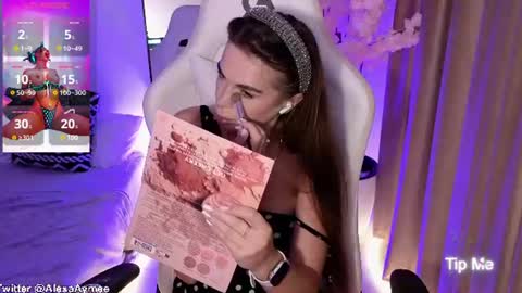 Snapshot of alexaaimee chatting on June 19, 7:39 pm Alexa online show from June 19, 7:39 pm