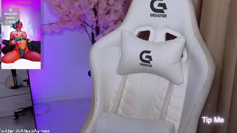 Snapshot of alexaaimee chatting on July 12, 3:41 am Alexa online show from July 12, 3:41 am
