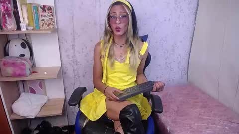 Snapshot of alexaavandercloude chatting on March 24, 7:41 pm alexaavandercloude online show from March 24, 7:41 pm