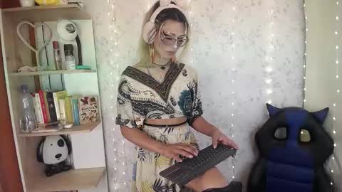 Snapshot of alexaavandercloude chatting on March 26, 7:08 pm alexaavandercloude online show from March 26, 7:08 pm