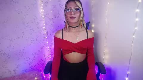 Snapshot of alexaavandercloude chatting on April 1, 7:33 pm alexaavandercloude online show from April 1, 7:33 pm