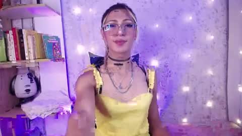 Snapshot of alexaavandercloude chatting on April 18, 1:26 pm alexaavandercloude online show from April 18, 1:26 pm